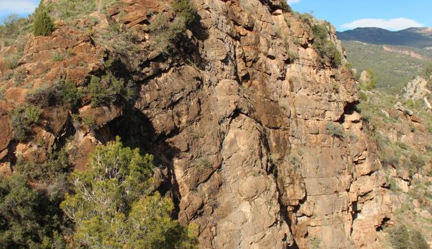 Disfruta de una trepidante via ferrata en estos meses de otoño